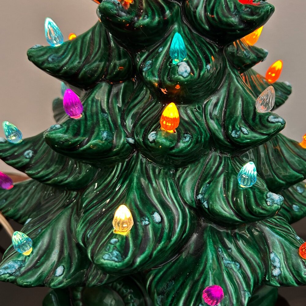 Vintage 1970s Atlantic Mold Ceramic Christmas Tree 16" - Picture 4 of 9